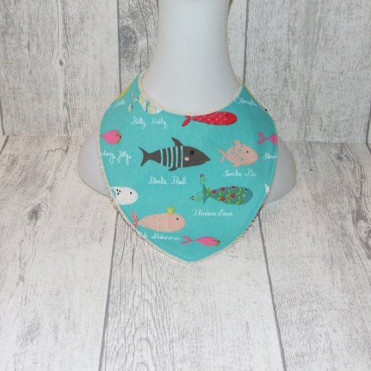 Bavoir bandana imprimé poissons colorés