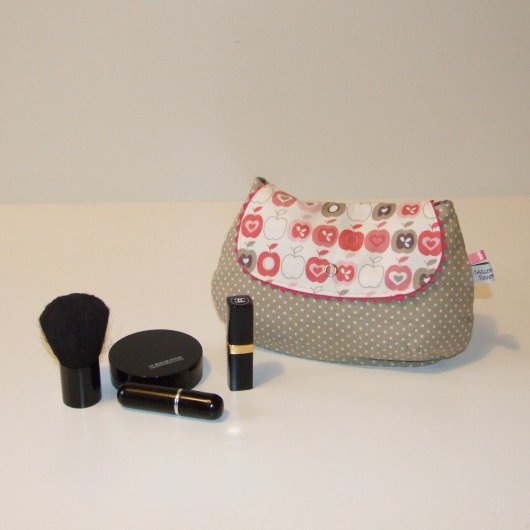 Petite pochette molletonnée pommes