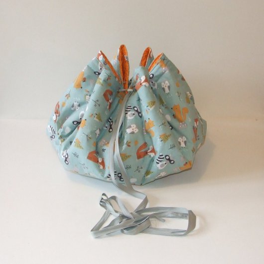 Sac à jouets imprimé renards et ratons laveurs