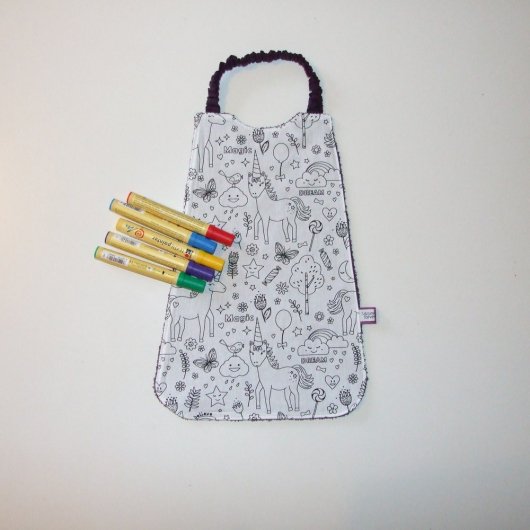 Serviette élastique à colorier Licornes / éponge violette
