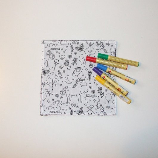 Serviette de table à colorier Licornes/éponge violette
