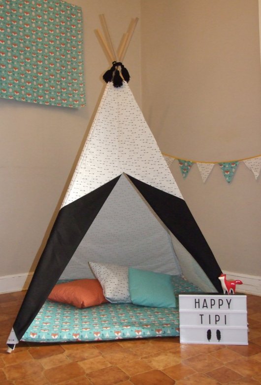 Tipi tissu flèches et Tapis tissu renards