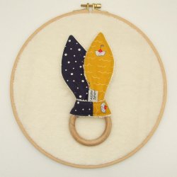 Anneau de dentition bateaux/pois bleu marine